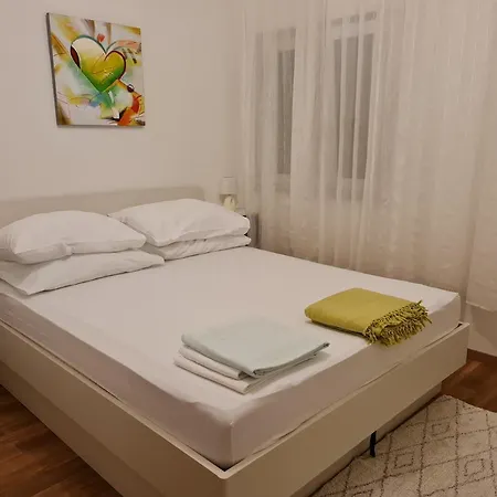 Bride's Rock Apartment Baska Voda