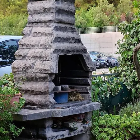 Apartment Bride's Rock